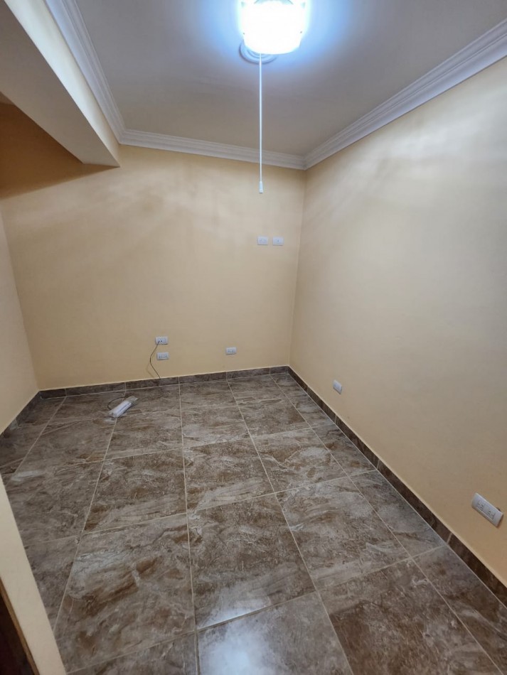 Alquilo 5 oficinas en Alberdi al 400