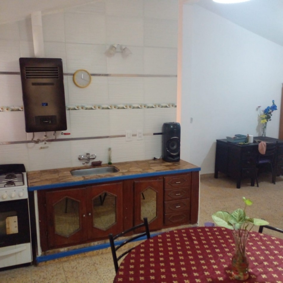 CASA EN VENTA BARRIO LIMACHE - 3 DORMITORIOS