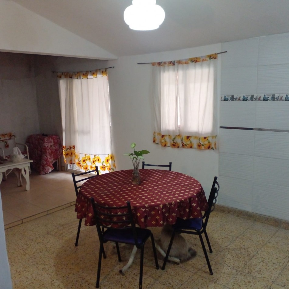 CASA EN VENTA BARRIO LIMACHE - 3 DORMITORIOS