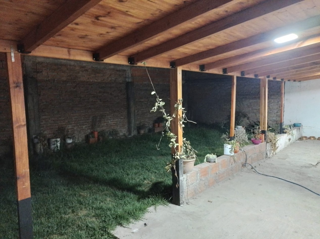 CASA EN VENTA BARRIO LIMACHE - 3 DORMITORIOS