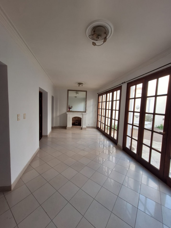 Casa en venta Av Belgrano 1400