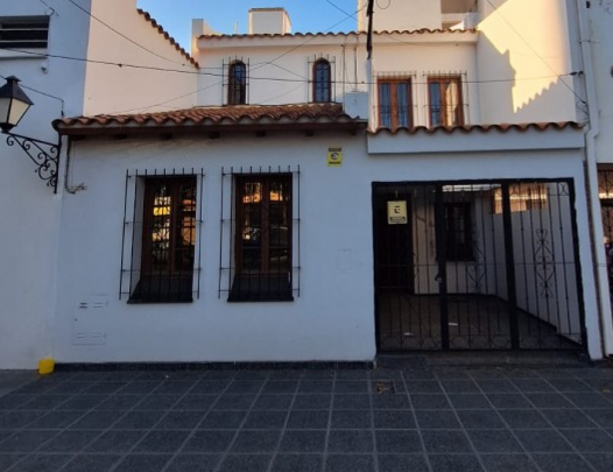 Casa en venta Av Belgrano 1400