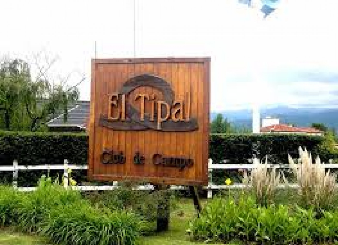 EL TIPAL CLUB DE C AMPO - TERRENO 3700 M2