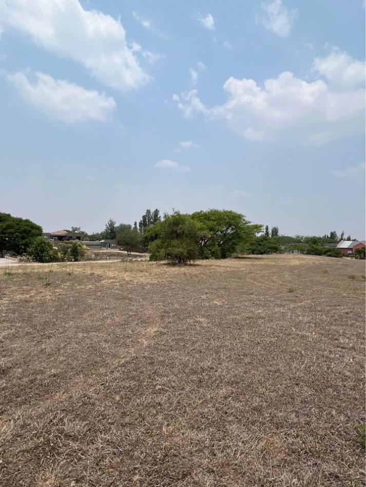 EL TIPAL CLUB DE C AMPO - TERRENO 3700 M2