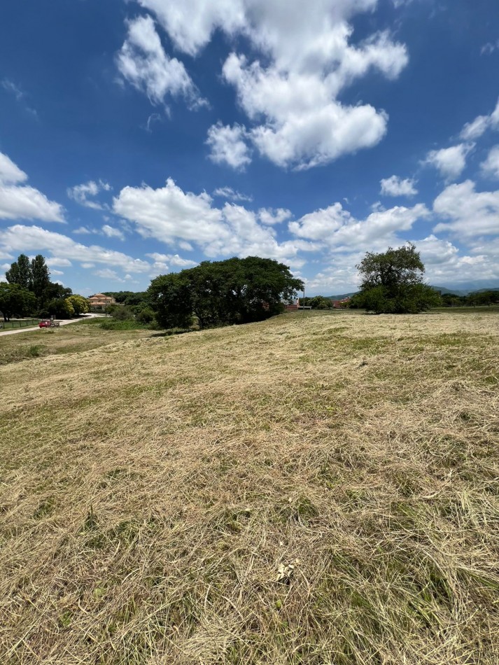 EL TIPAL CLUB DE C AMPO - TERRENO 3700 M2