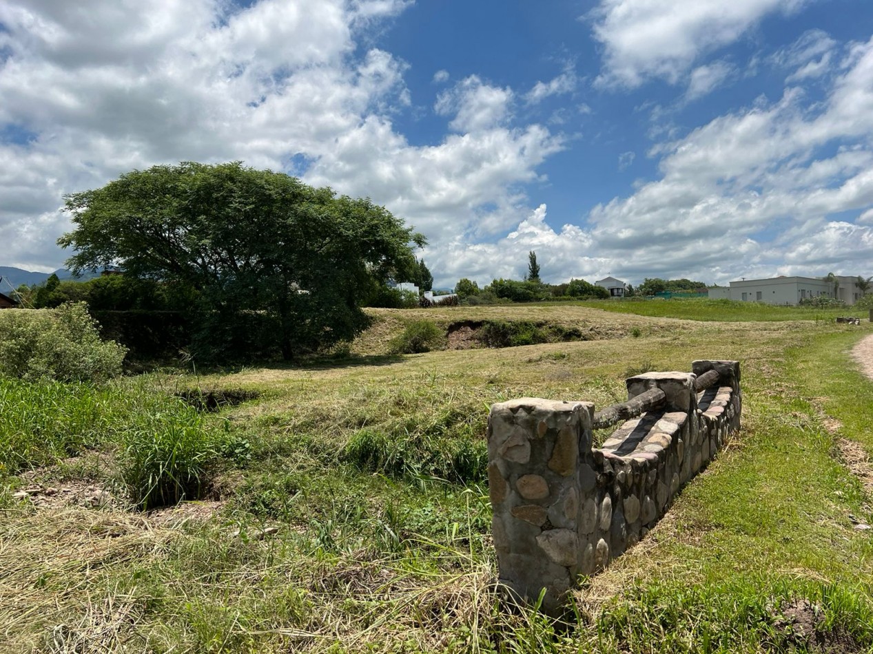 EL TIPAL CLUB DE C AMPO - TERRENO 3700 M2