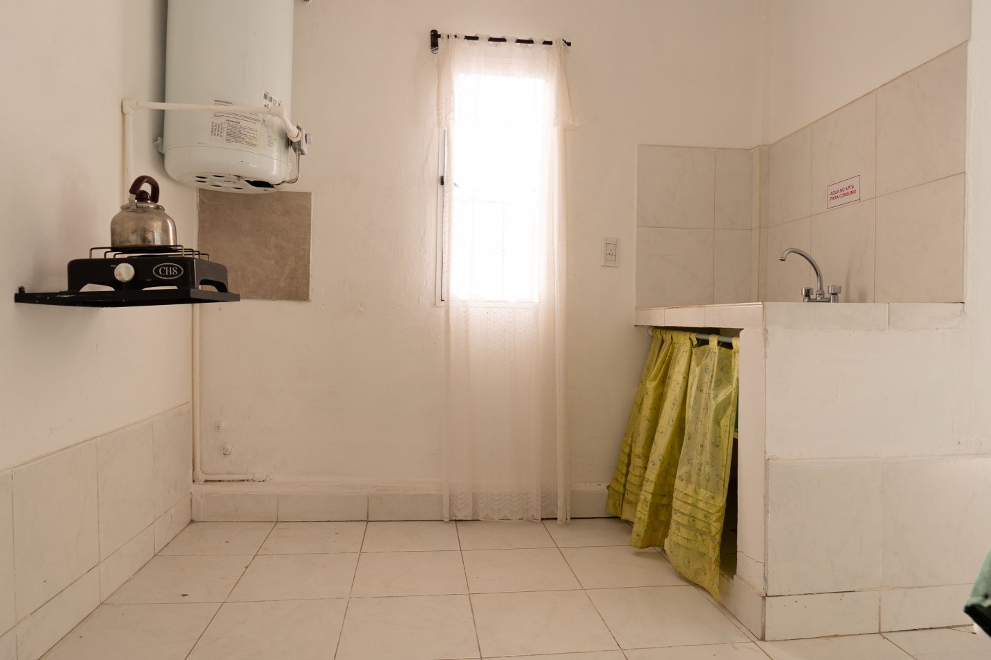 TERRENO DE 1.995m² CON TRES (3) CONSTRUCCIONES EN ZONA VIRGEN DEL CERRO (TRES CERRITOS)