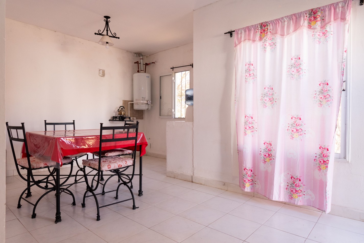 TERRENO DE 1.995m² CON TRES (3) CONSTRUCCIONES EN ZONA VIRGEN DEL CERRO (TRES CERRITOS)
