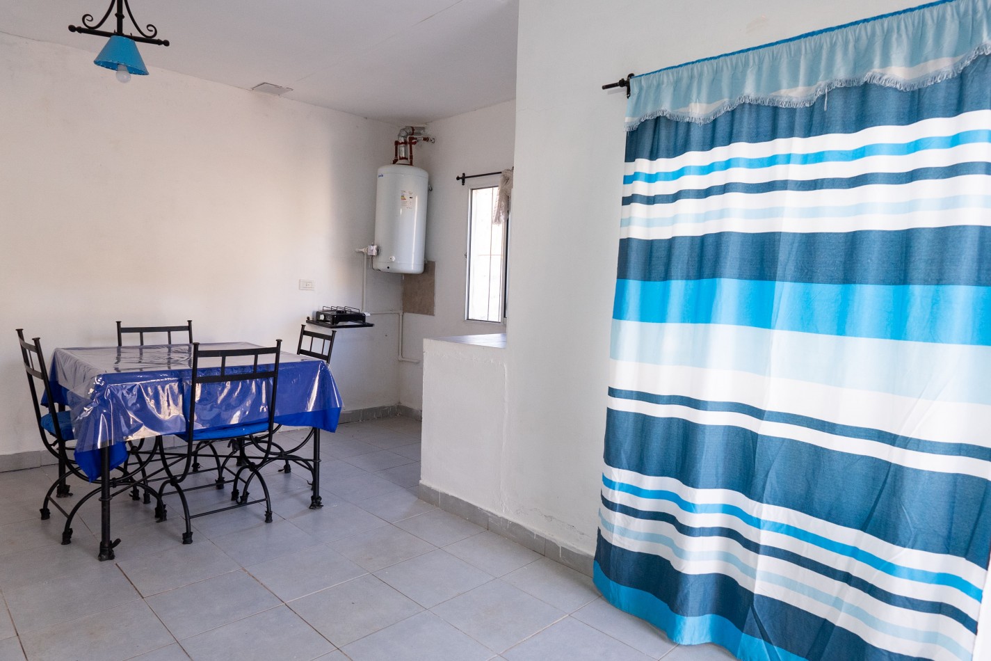 TERRENO DE 1.995m² CON TRES (3) CONSTRUCCIONES EN ZONA VIRGEN DEL CERRO (TRES CERRITOS)