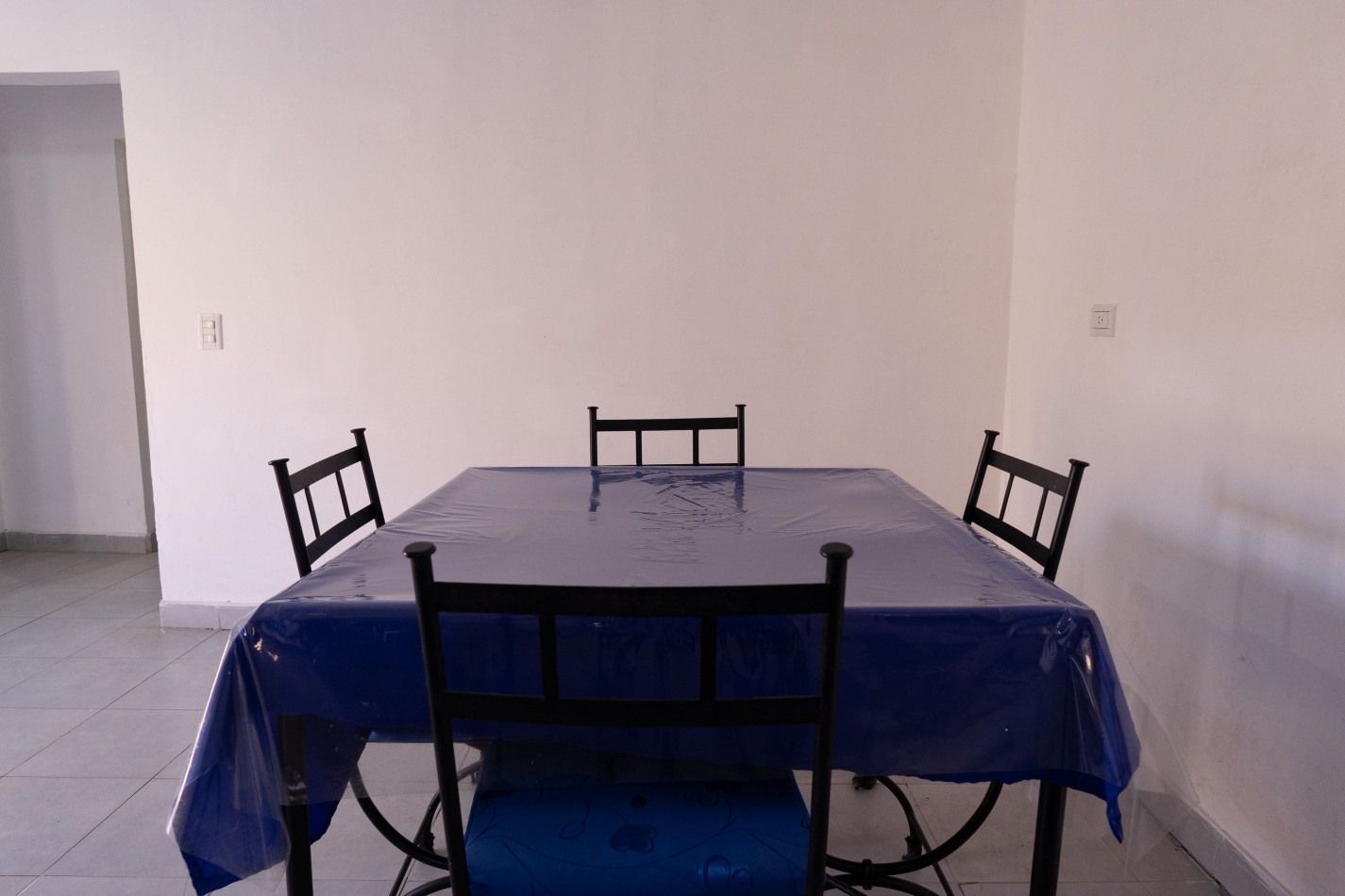 TERRENO DE 1.995m² CON TRES (3) CONSTRUCCIONES EN ZONA VIRGEN DEL CERRO (TRES CERRITOS)