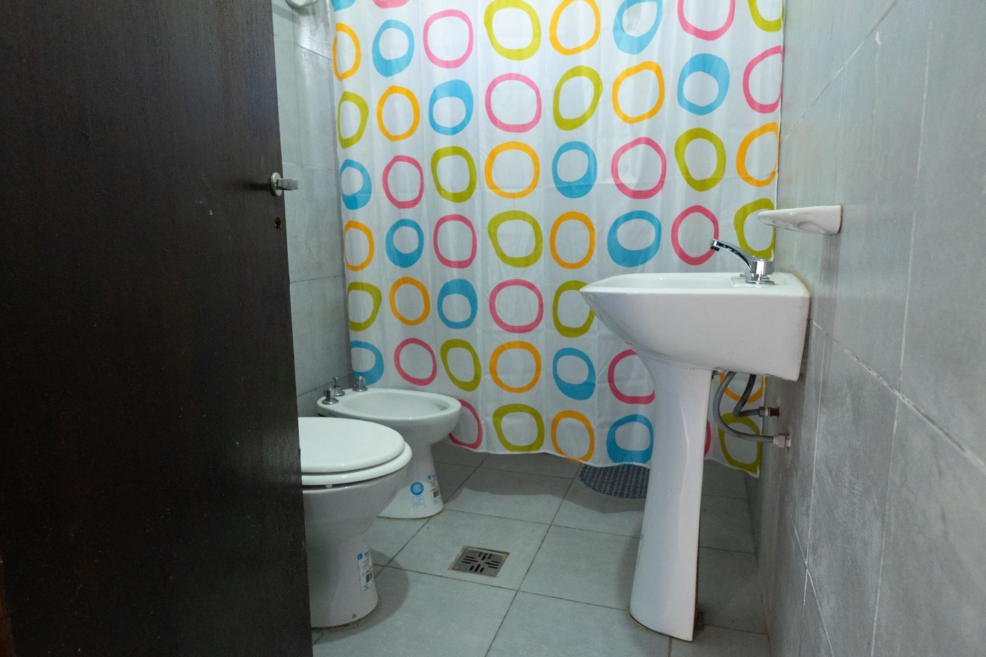 TERRENO DE 1.995m² CON TRES (3) CONSTRUCCIONES EN ZONA VIRGEN DEL CERRO (TRES CERRITOS)