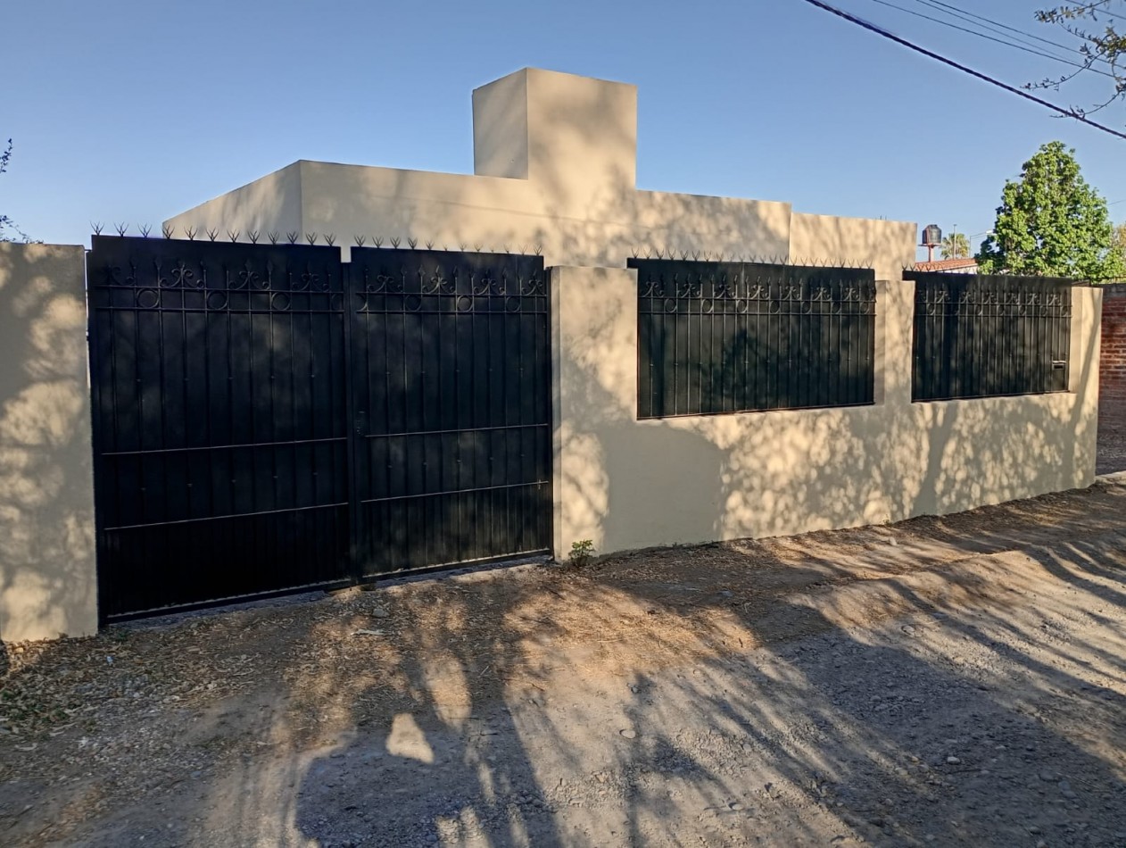 CASA EN VENTA EN SAN LUIS 4 DORMITORIOS