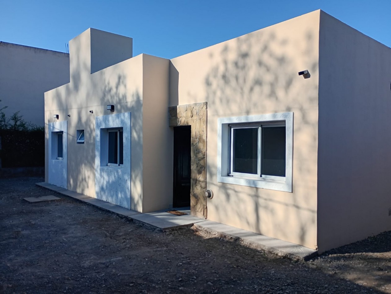 CASA EN VENTA EN SAN LUIS 4 DORMITORIOS
