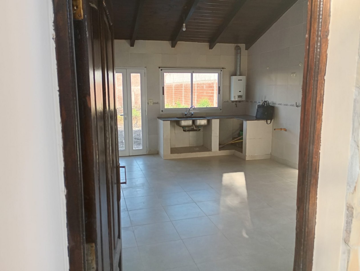 CASA EN VENTA EN SAN LUIS 4 DORMITORIOS