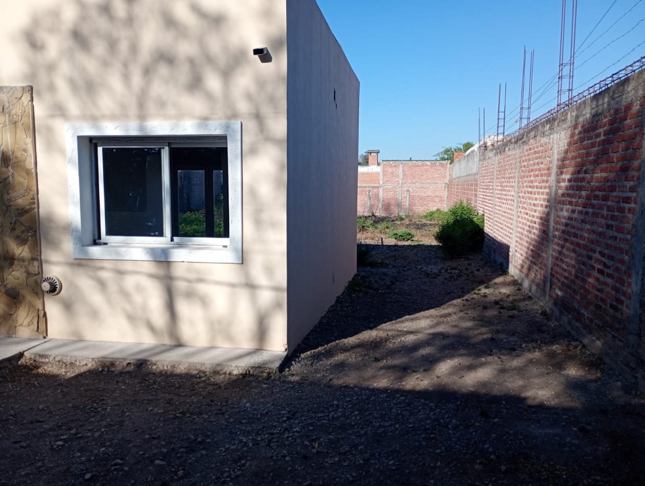 CASA EN VENTA EN SAN LUIS 4 DORMITORIOS
