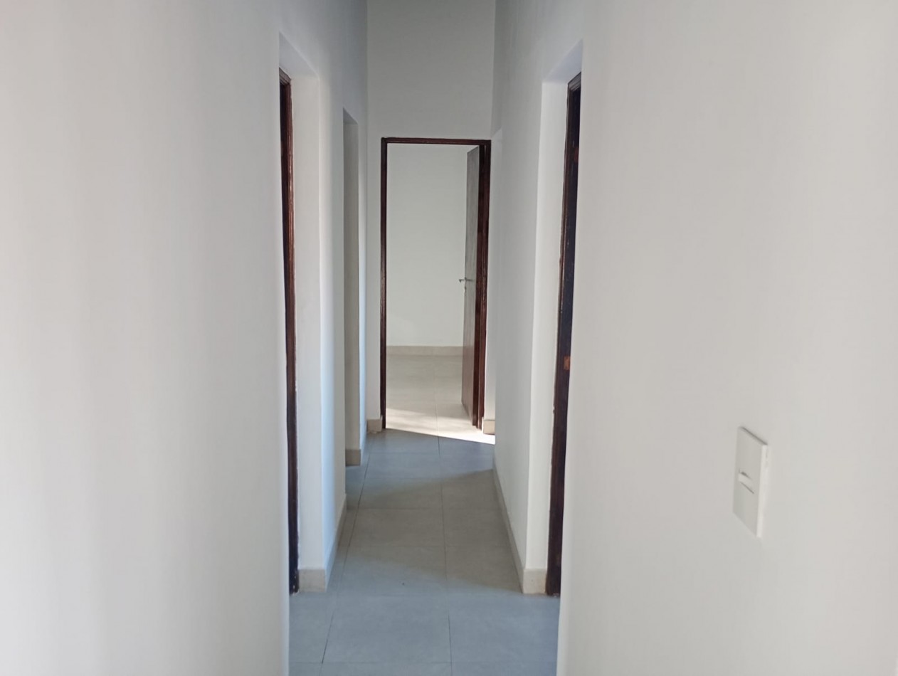 CASA EN VENTA EN SAN LUIS 4 DORMITORIOS