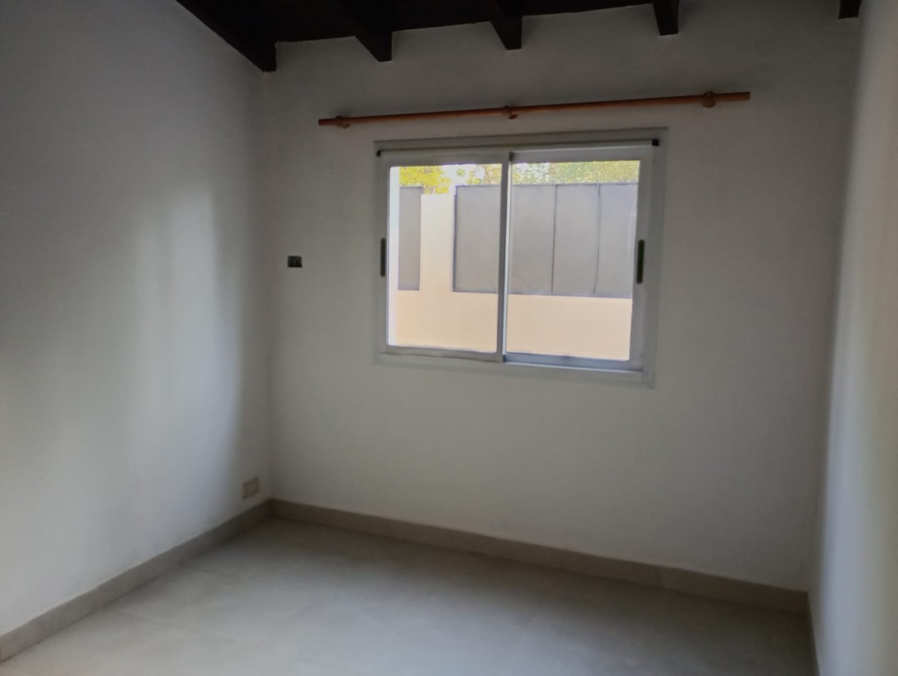 CASA EN VENTA EN SAN LUIS 4 DORMITORIOS