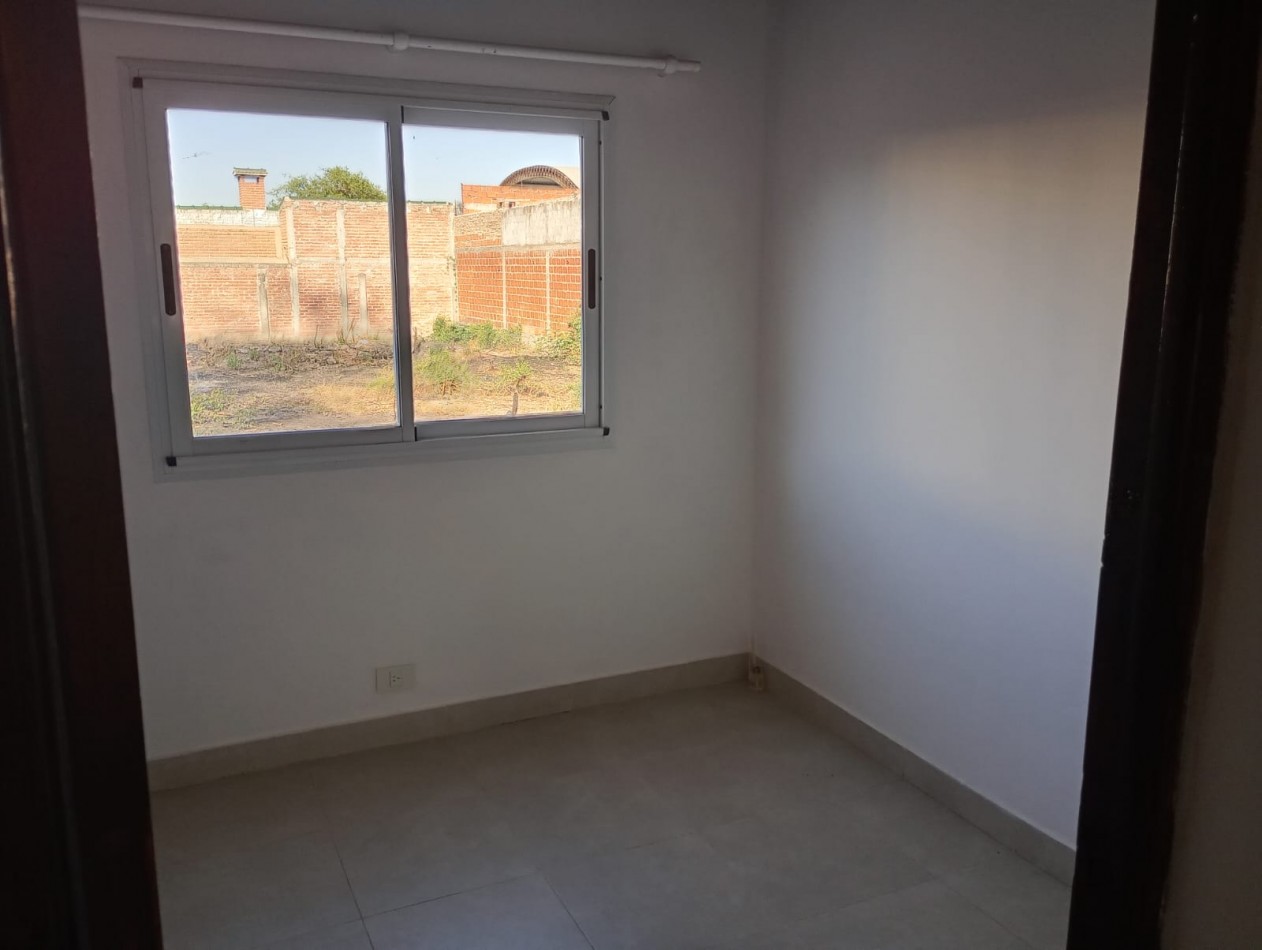 CASA EN VENTA EN SAN LUIS 4 DORMITORIOS
