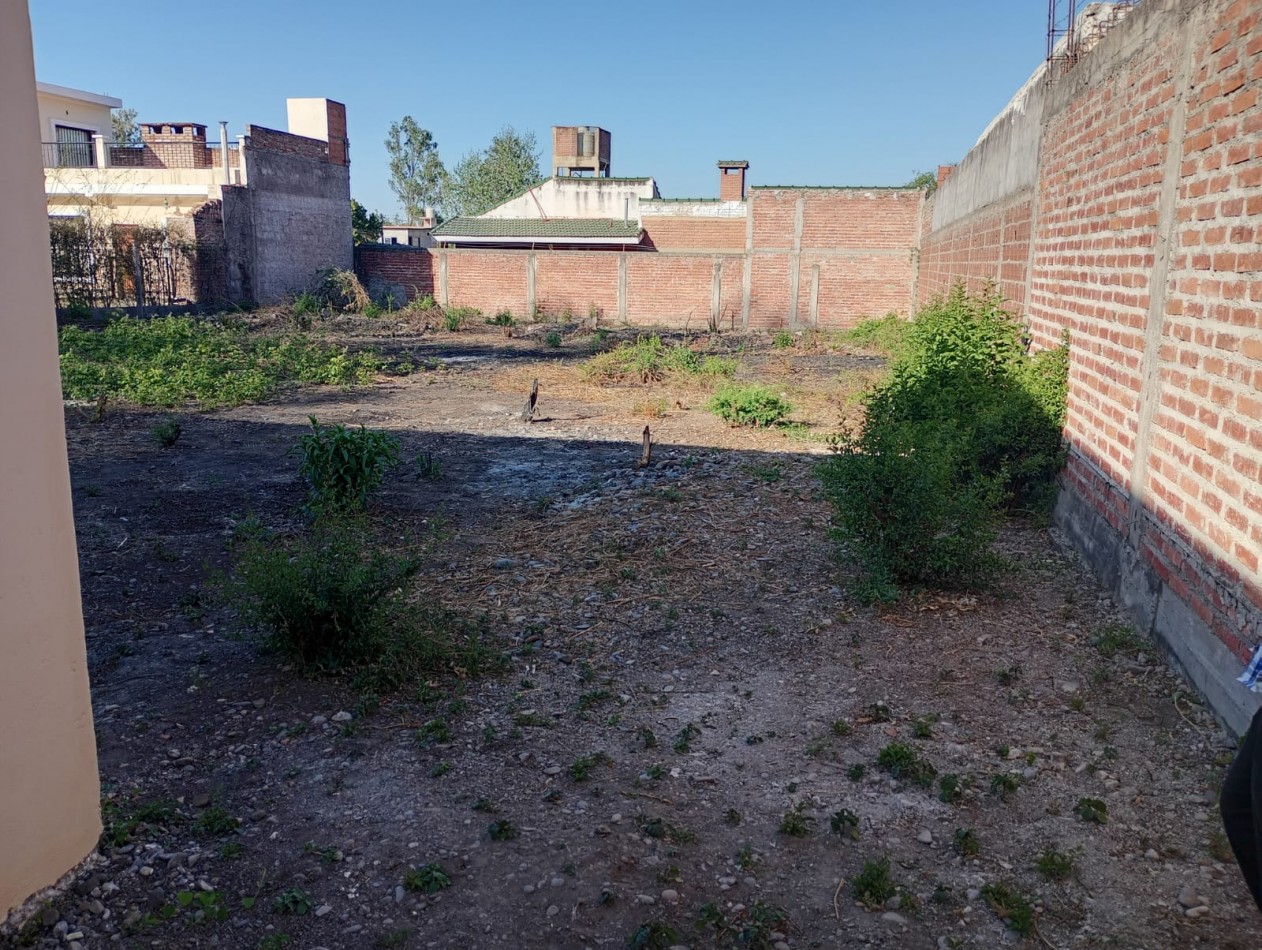CASA EN VENTA EN SAN LUIS 4 DORMITORIOS