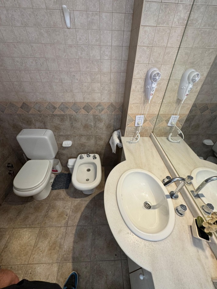 VENTA DEPARTAMENTO CASEROS AL 1700