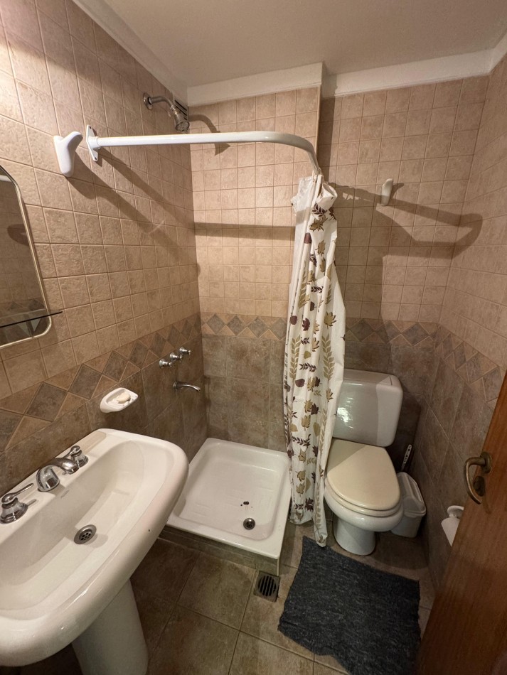 VENTA DEPARTAMENTO CASEROS AL 1700