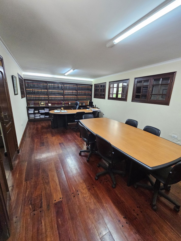 Alquier de oficinas calle Leguizamon al 300
