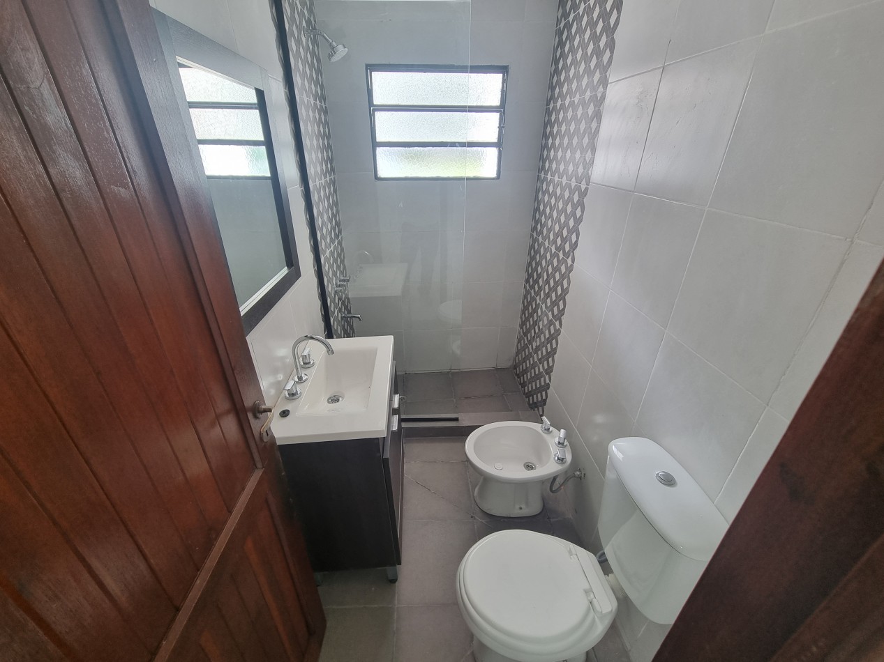 CASA DE TRES DORMITORIOS A ESTRENAR EN VENTA EN BARRIO TRES CERRITOS