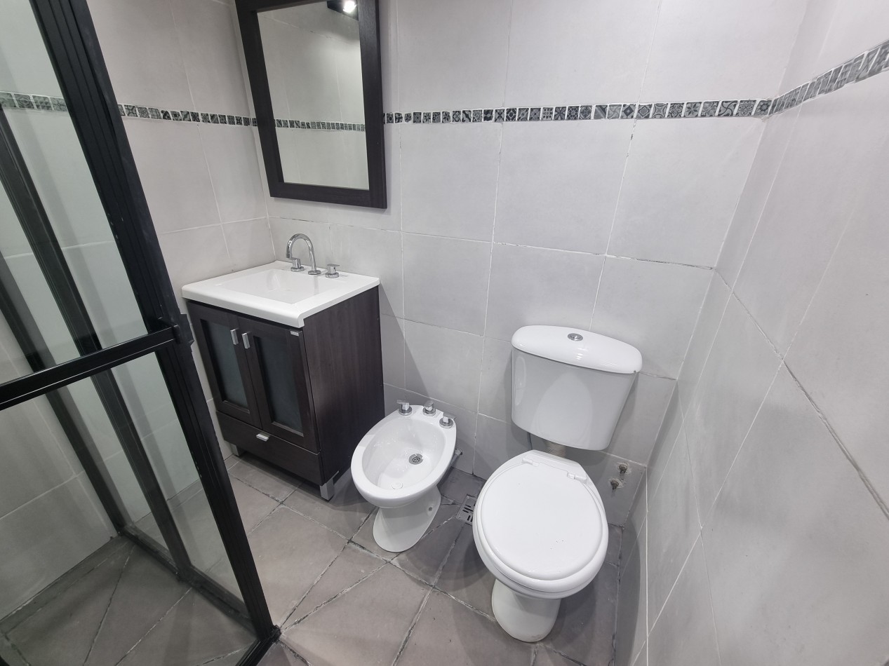 CASA DE TRES DORMITORIOS A ESTRENAR EN VENTA EN BARRIO TRES CERRITOS