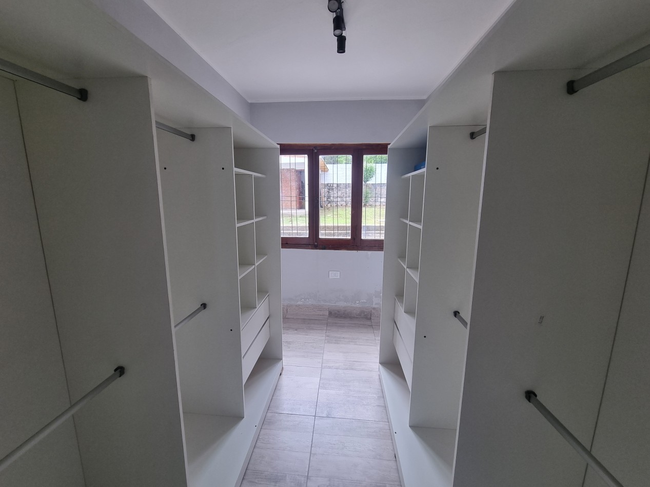 CASA DE TRES DORMITORIOS A ESTRENAR EN VENTA EN BARRIO TRES CERRITOS