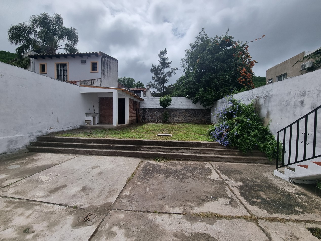 CASA DE TRES DORMITORIOS A ESTRENAR EN VENTA EN BARRIO TRES CERRITOS