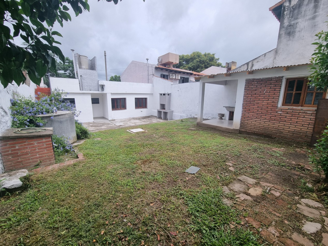 CASA DE TRES DORMITORIOS A ESTRENAR EN VENTA EN BARRIO TRES CERRITOS