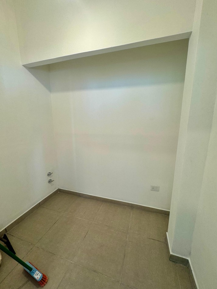 CASA VENTA ZONA PLAZA ALVARADO - 2 DORMITORIOS Y 2 BAÑOS