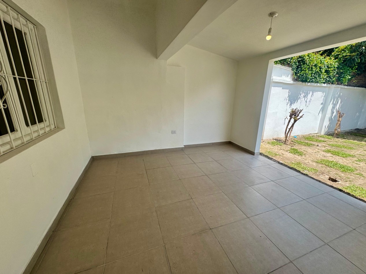 CASA VENTA ZONA PLAZA ALVARADO - 2 DORMITORIOS Y 2 BAÑOS