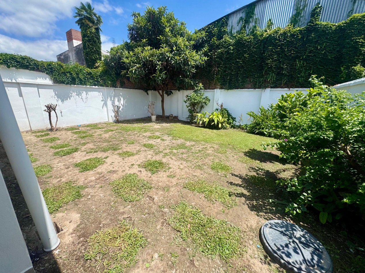 CASA VENTA ZONA PLAZA ALVARADO - 2 DORMITORIOS Y 2 BAÑOS