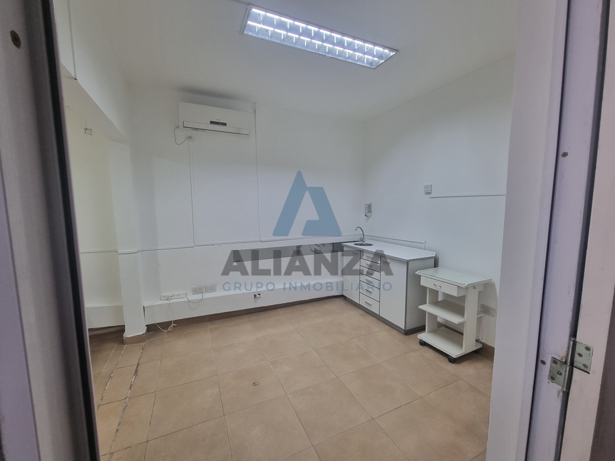 TRES CONSULTORIOS ADAPTADOS PARA RUBRO ODONTOLOGICO EN ALQUILER
