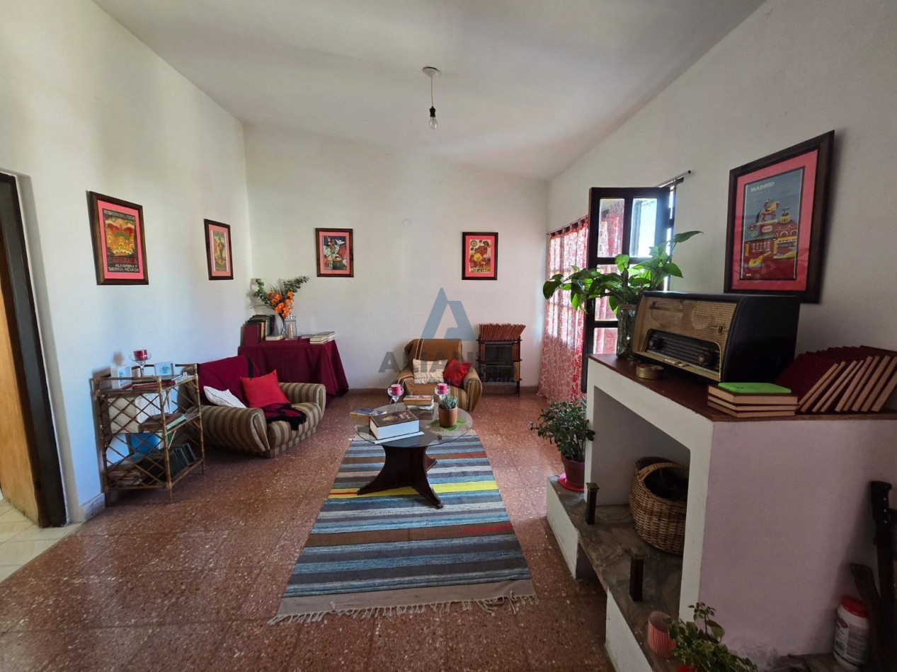 Casa en venta ubicada a dos cuadras Colegio Estrada