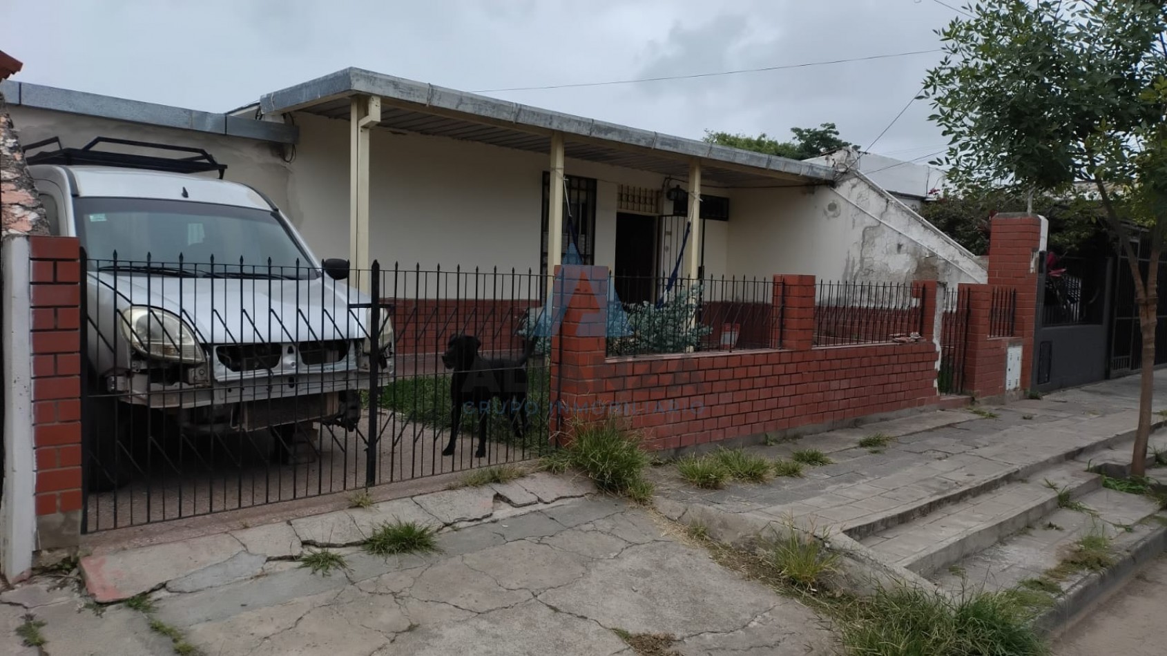 CASA EN VENTA BARRIO EL TRIBUNO - 4 DORMITORIOS