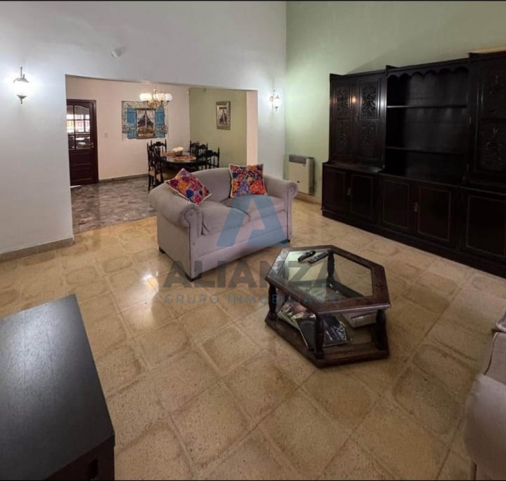 HERMOSA CASA EN TRES CERRITOS