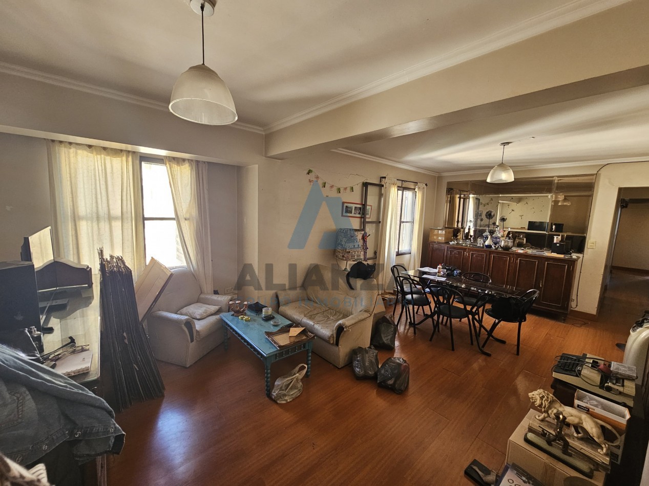 DEPARTAMENTO 4 DORMITORIOS GRAL. GUEMES 2200