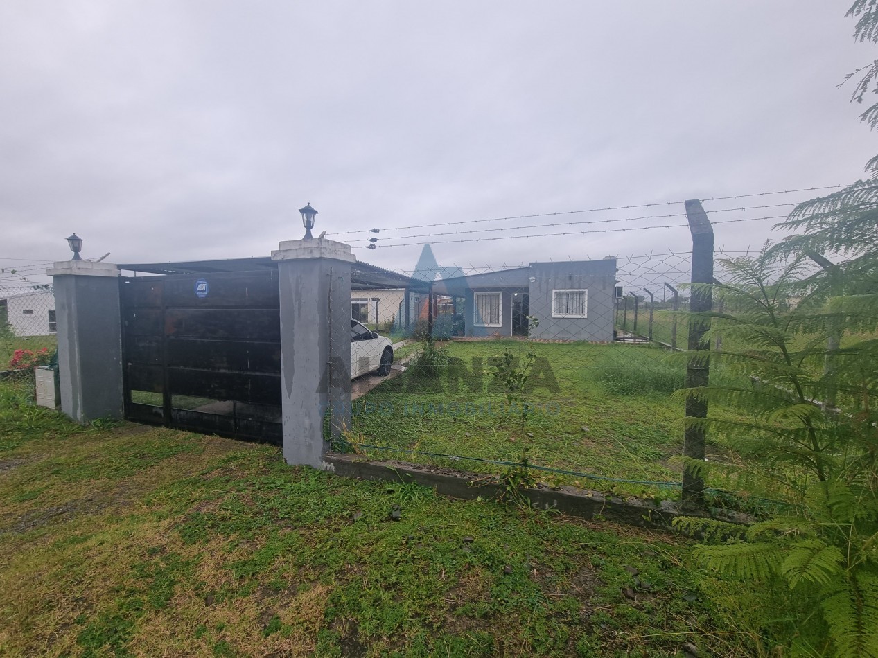 CASA EN VENTA A ESTRENAR DE DOS (2) DORMITORIOS EN BARRIO AMPLIACION EL MOLLAR 2, CON QUINCHO Y PILETA
