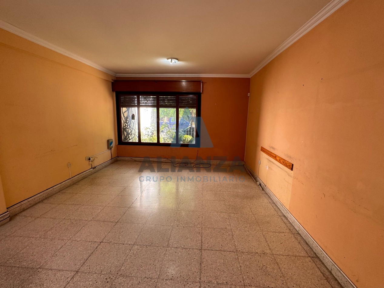 VENDO CASA ZONA MONUMENTO GUEMES