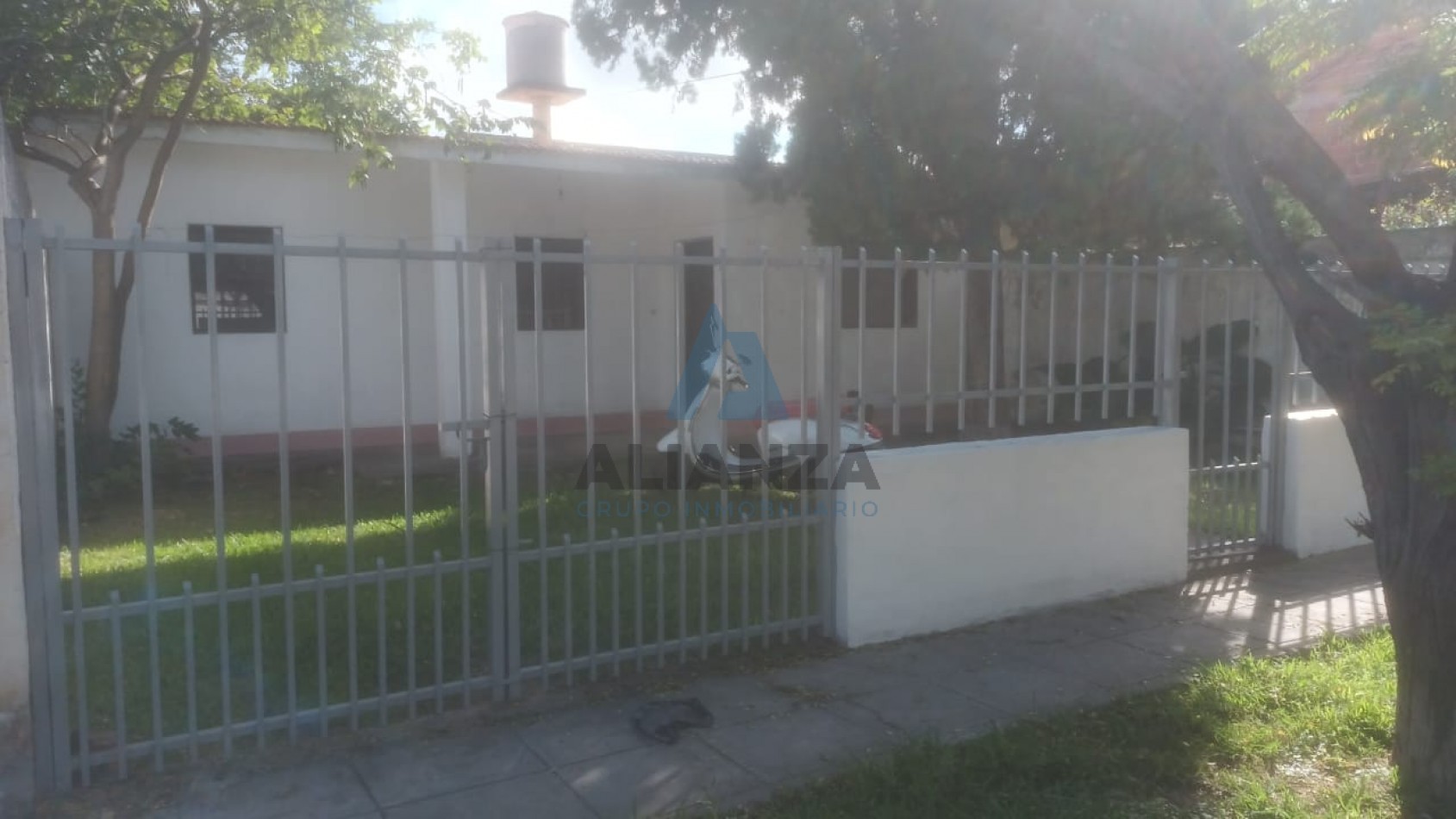 CASA 4 DORMITORIOS - CALLE EDUARDO WILDE