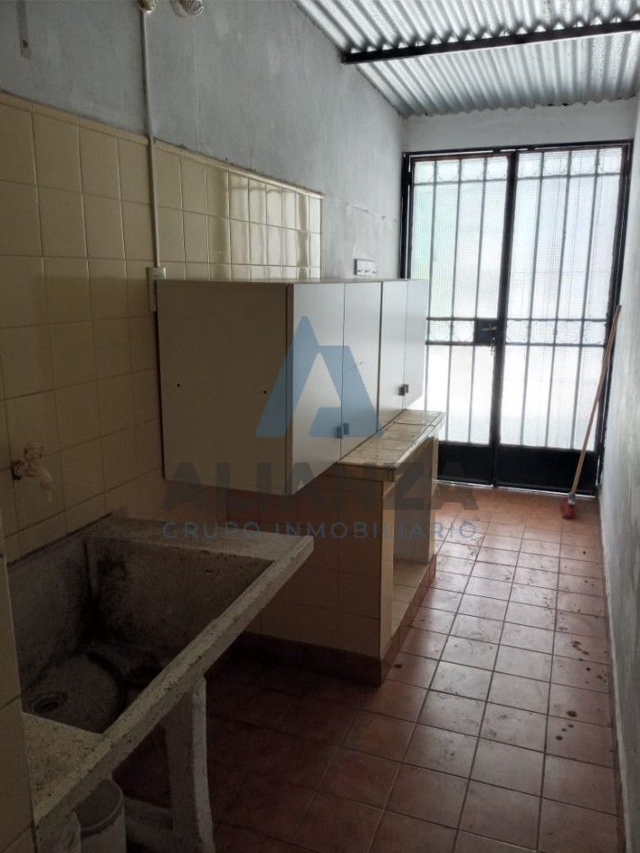 CASA EN VENTA BARRIO EL TRIBUNO - 4 DORMITORIOS