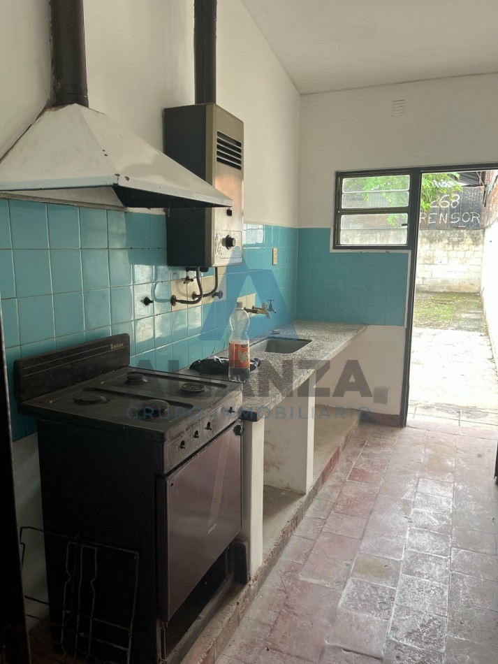 CASA 4 DORMITORIOS - CALLE EDUARDO WILDE