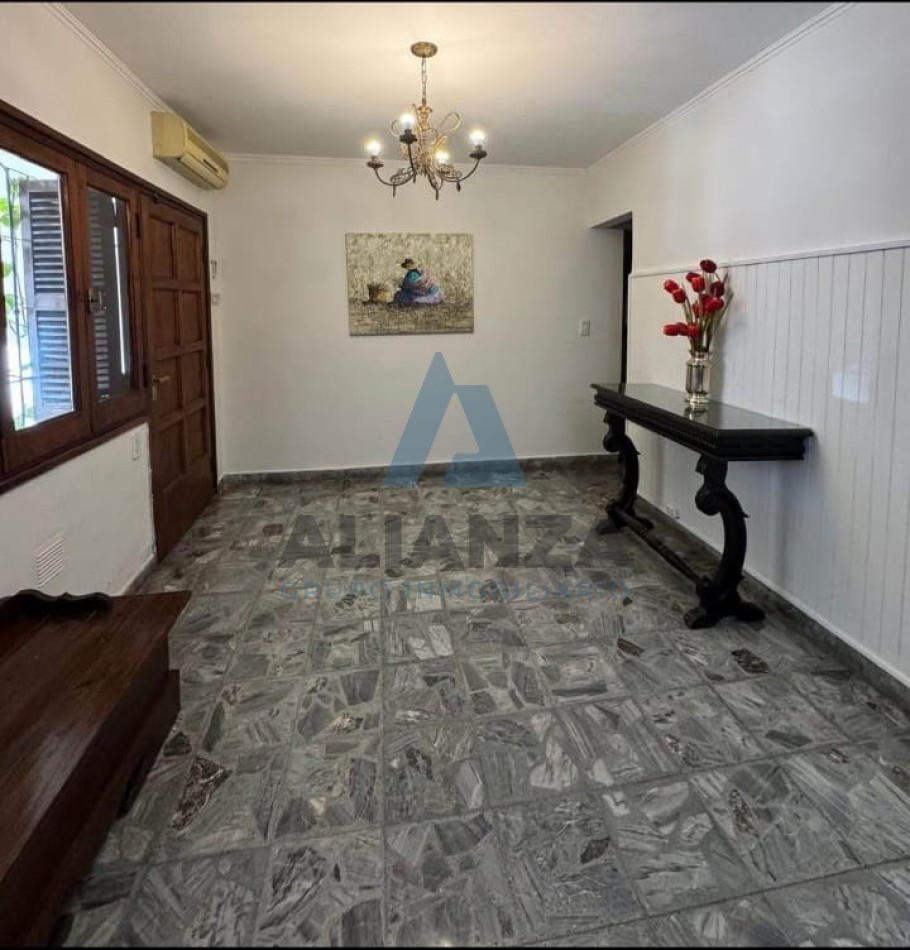 HERMOSA CASA EN TRES CERRITOS