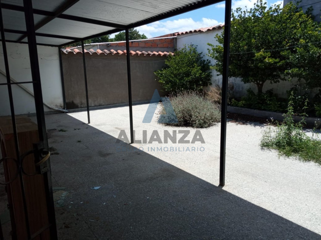 CASA EN VENTA BARRIO EL TRIBUNO - 4 DORMITORIOS