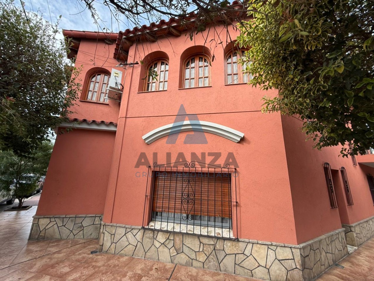 CASA EN VENTA MACROCENTRO