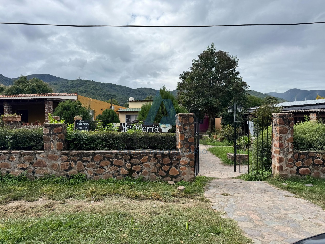 VENTA DE MANZANA COMPLETA EN LA CALDERA - CON RENTA ACTIVA