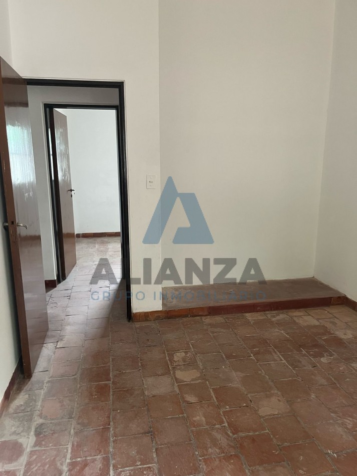 CASA 4 DORMITORIOS - CALLE EDUARDO WILDE