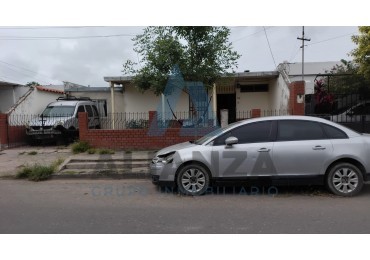 CASA EN VENTA BARRIO EL TRIBUNO - 4 DORMITORIOS 